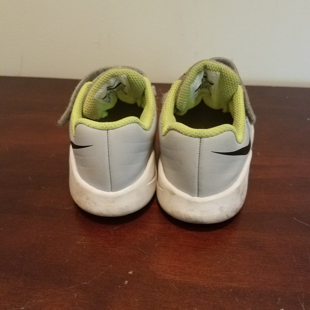 Sneakers - Picture 3 of 4